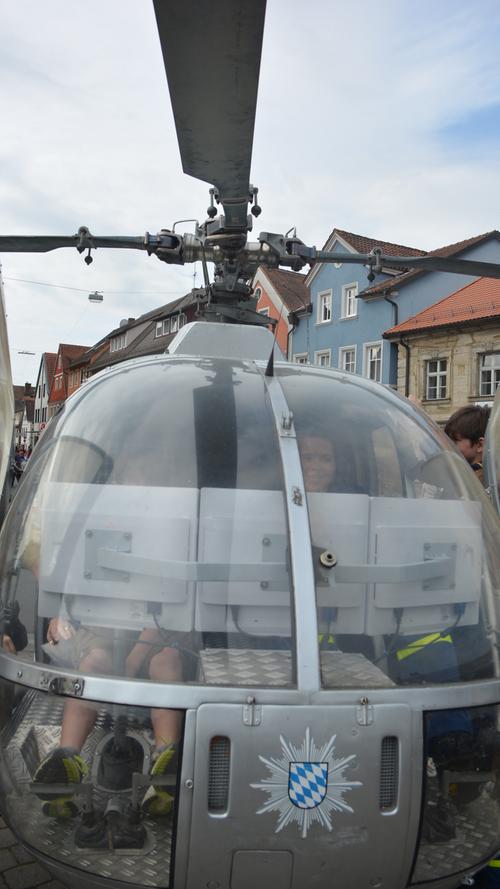 Tag der Jugend in Forchheim: Hubschrauber und Feuer