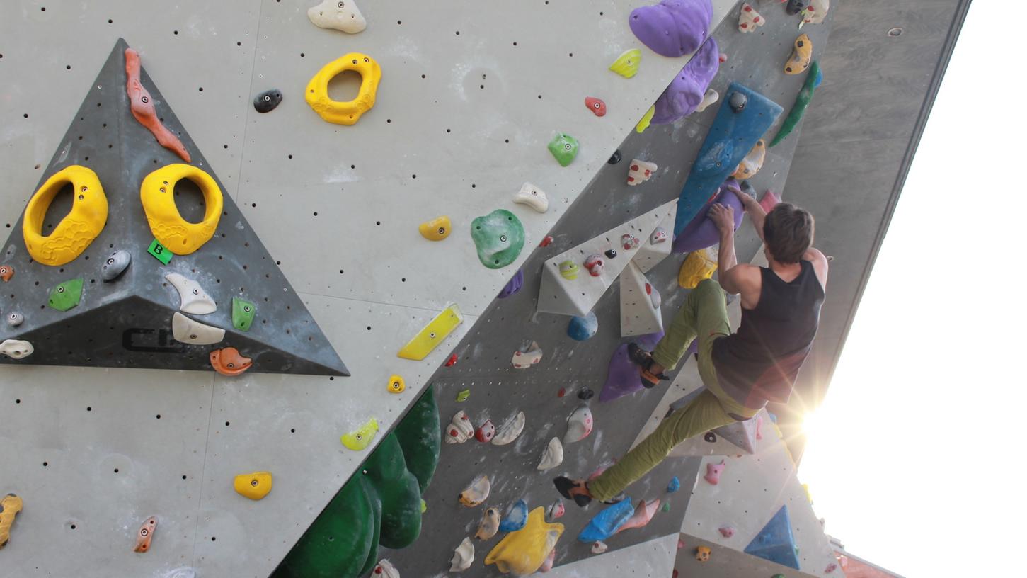 Für das Bouldern brauchen die Kletterer eine Menge Koordination, Geschick und Kraft.