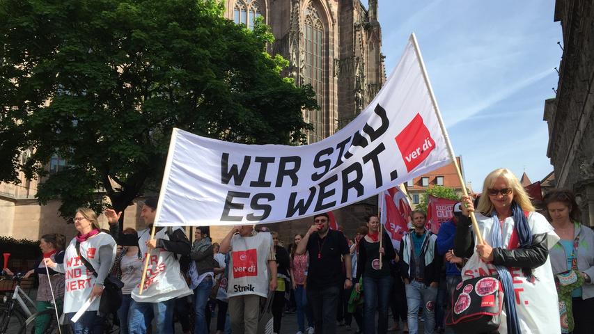 "Wir kämpfen": 2000 Teilnehmer bei Kita-Streik in Nürnberg