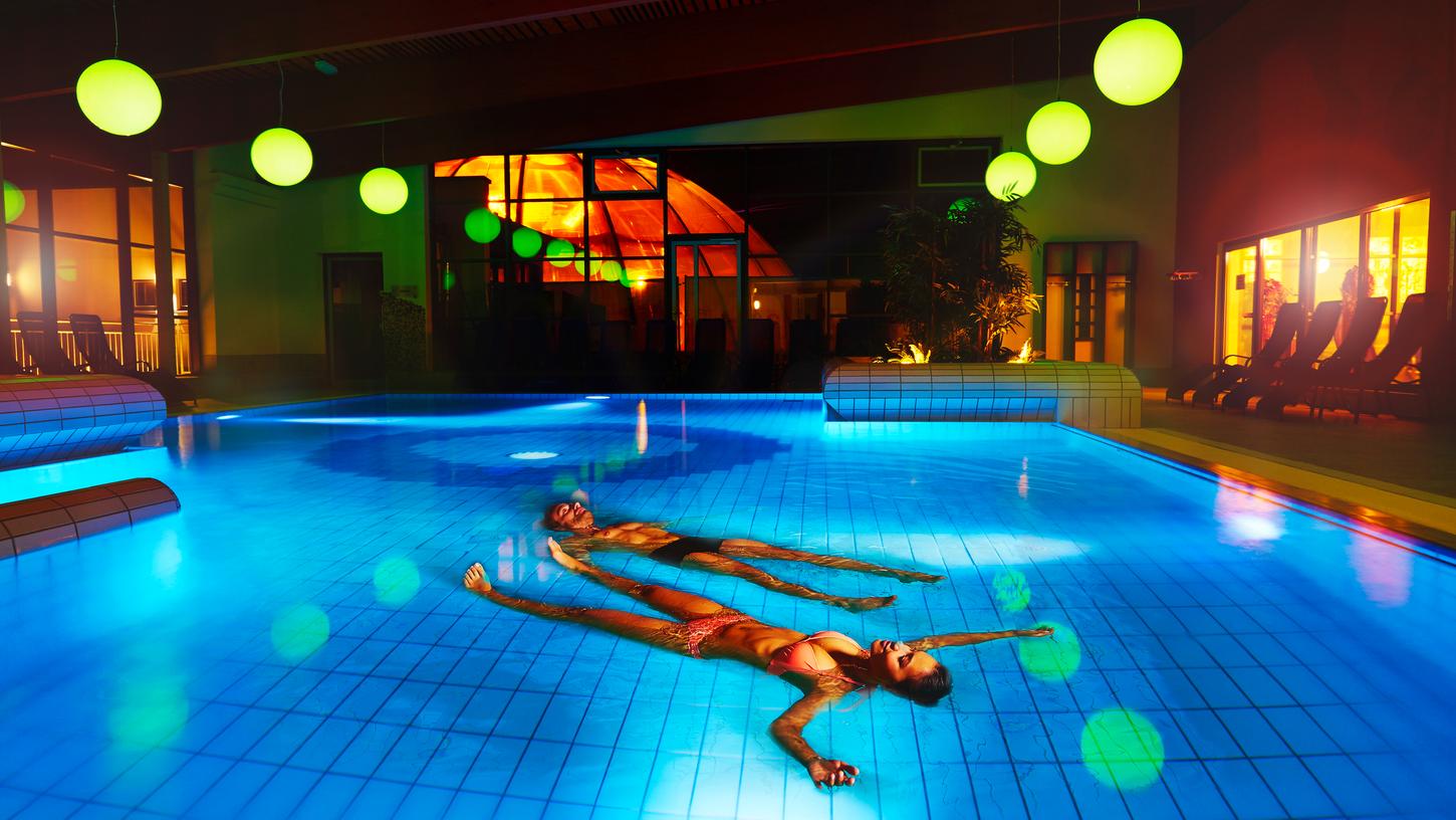 Die Frankentherme lockt mit Möglichkeiten zur Entspannung und viel Ruhe. Die Frankentherme lockt mit Möglichkeiten zur Entspannung und viel Ruhe.