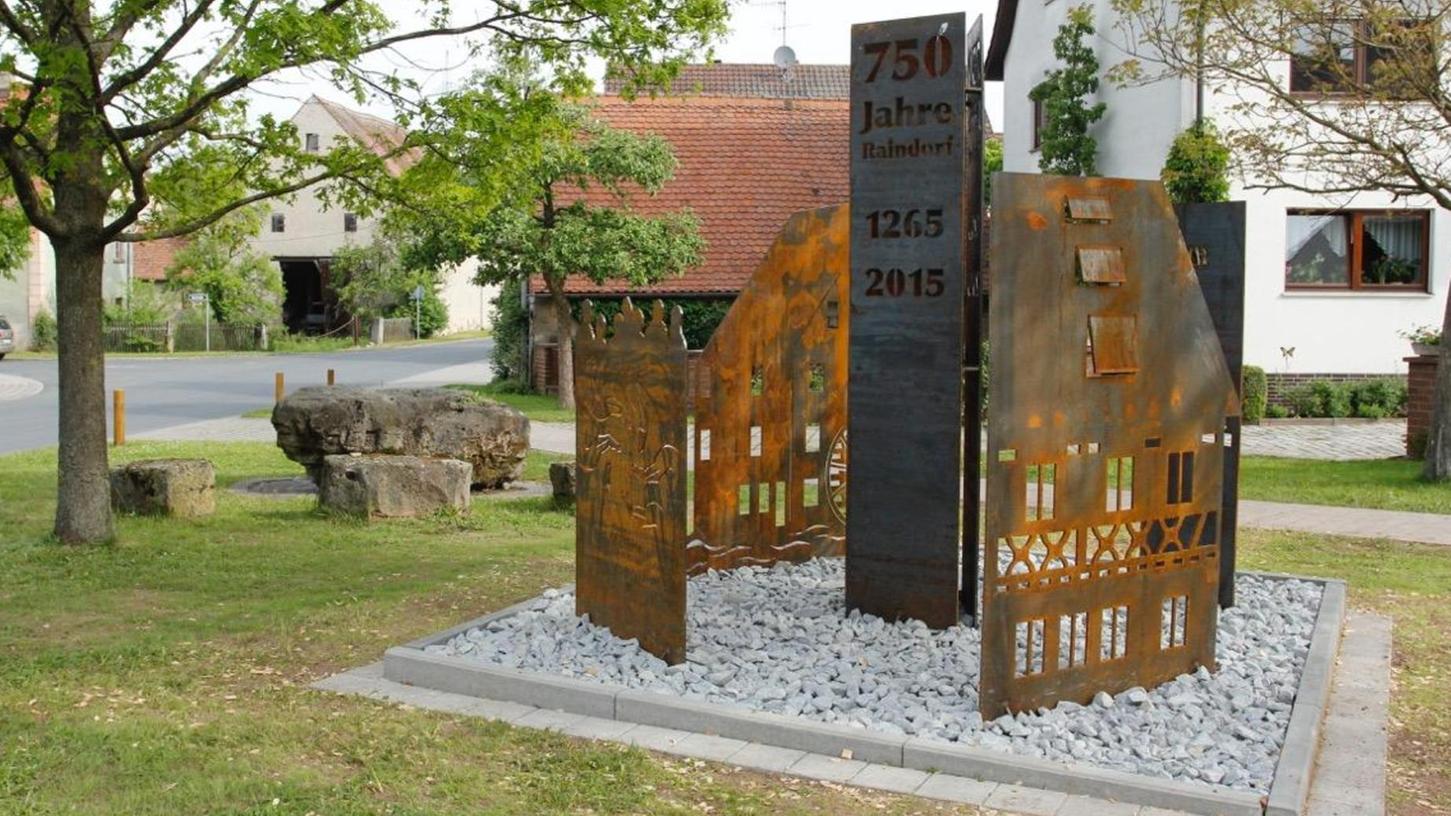 Skulptur als bleibende Erinnerung in Raindorf
