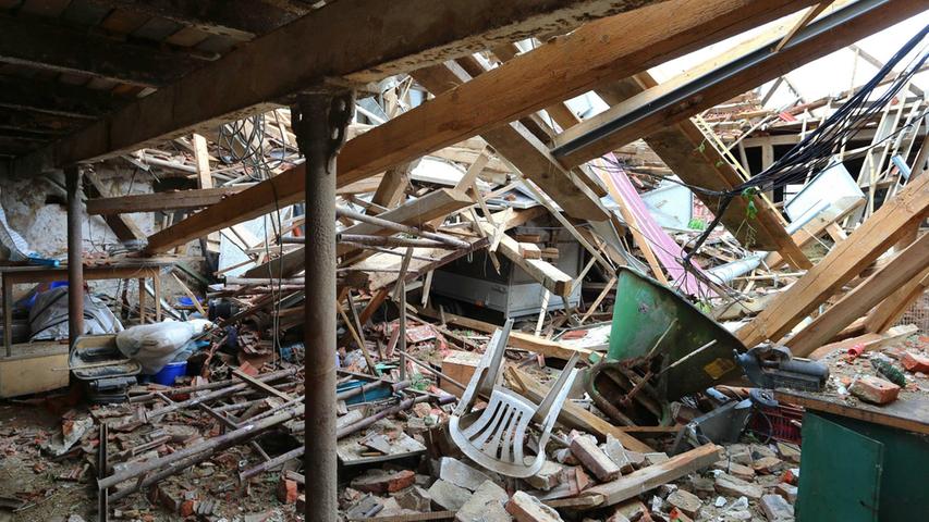 Bilder der Zerstörung: Tornado wütet im schwäbischen Affing