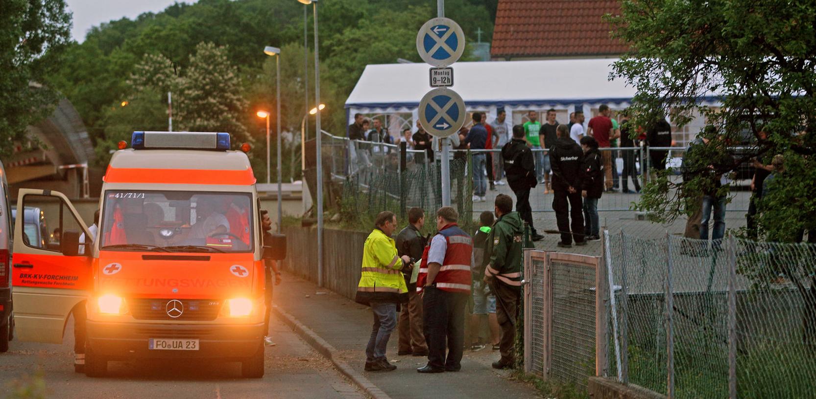 Zwei Pärchen aus Forchheim suchten Streit mit den Bewohnern eines Asylbewerberheims. Die Polizei rückte an.