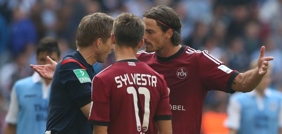 Das 1:2 des 1. FC Nürnberg beim TSV 1860 München lieferte reichlich Diskussionsstoff: Referee Jochen Drees nahm den Treffer zum 2:2 durch Dave Bulthuis zurück, entschuldigte sich nach der Partie für die Fehlentscheidung.