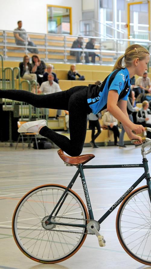 Akrobatik auf zwei Rädern beim Kunstrad-Bayerncup in Forchheim