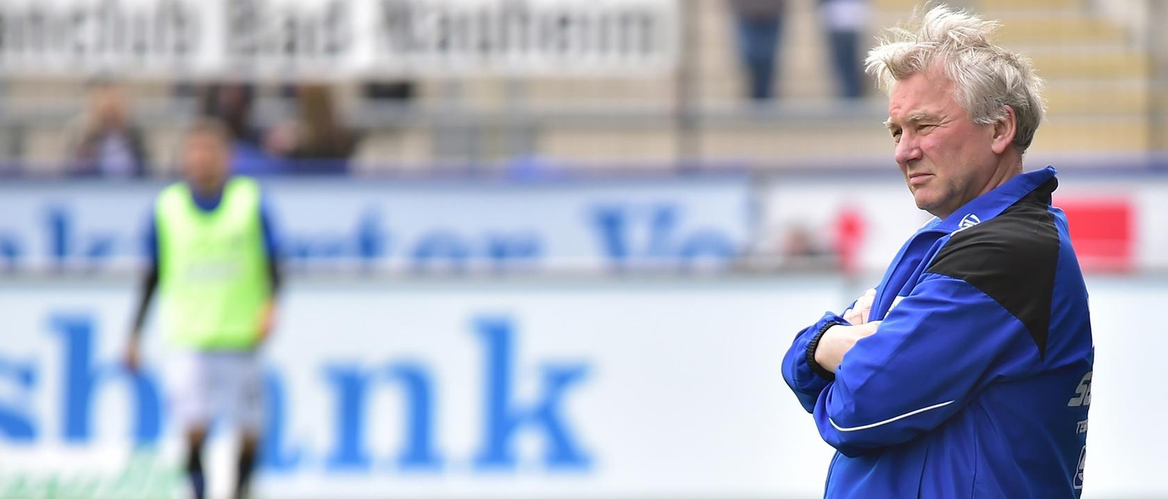 Jähes Ende: Benno Möhlmann muss den FSV Frankfurt einen Spieltag vor Saisonende verlassen.