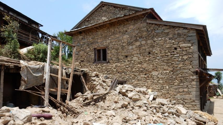 Zwischen Staub und Trümmern: Fränkisches Hilfsteam in Nepal 