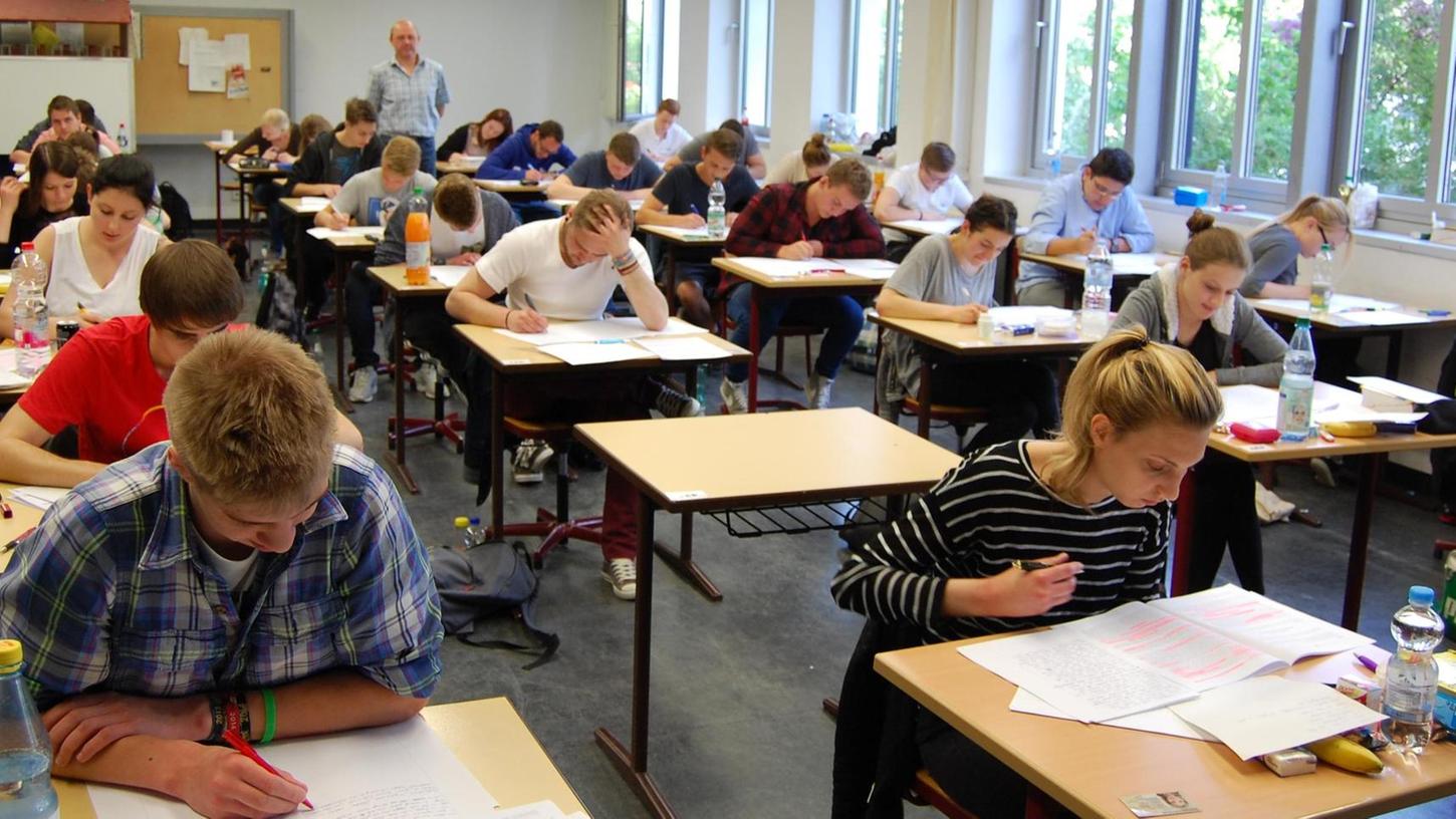 Jetzt gilt‘s: Die FOS/BOS-Abiturienten starteten jetzt mit den Deutsch-Prüfungen. Vier Tage dauert der Marathon der Tests.