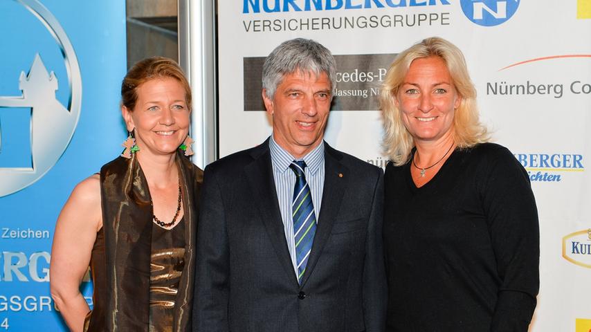 Ebenfalls bestens gelaunt waren Turnierdirektorin Sandra Reichel, Vorstandsvorsitzender Armin Zitzmann von der Nürnberger Versicherungsgruppe und Bundestrainerin Barbara Rittner.
