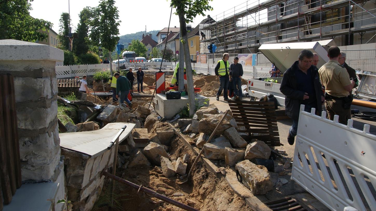 Außer Lebensgefahr: Arbeiter war unter Mauer begraben