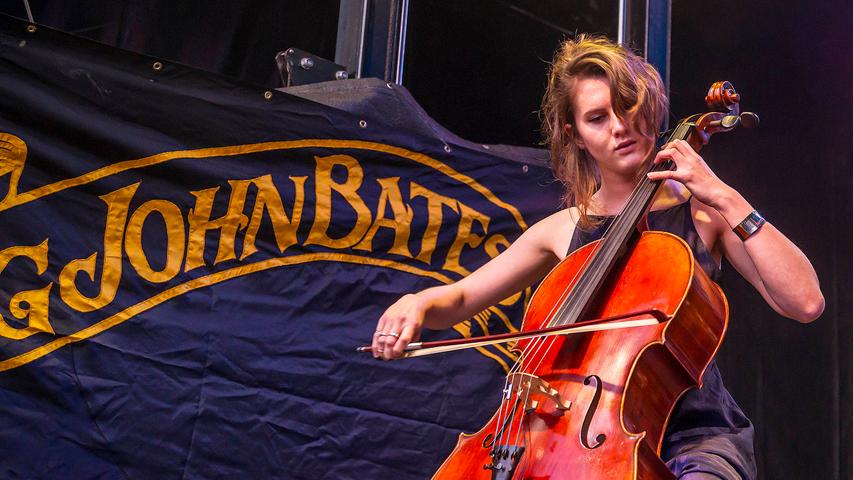 Seit Ende 2014 gehört außerdem die Cellistin Leanne Chapman zu Big John Bates,...