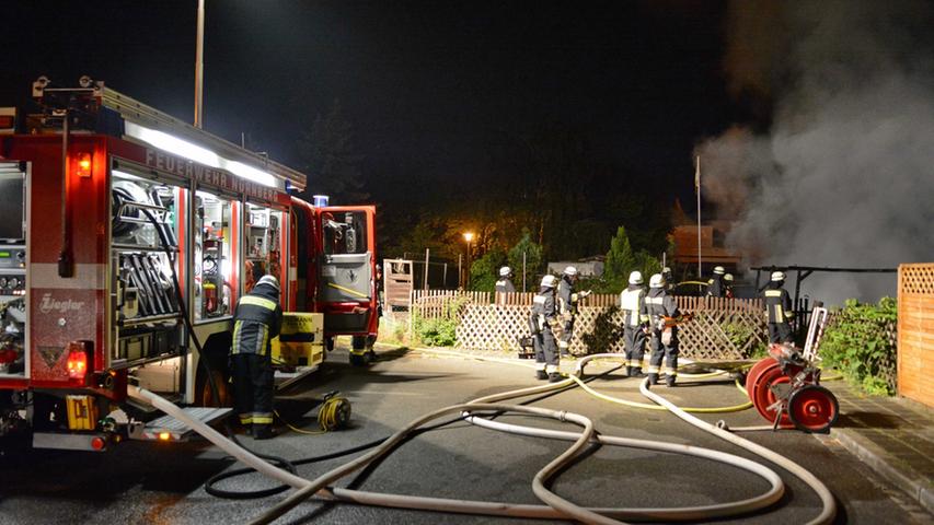 Feuer in Nürnberg Leyh: Gartenhaus brennt nieder