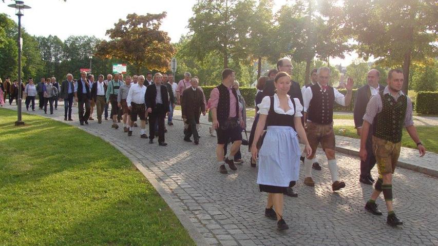 Die Berchinger feiern ihr Pfingst-Volksfest