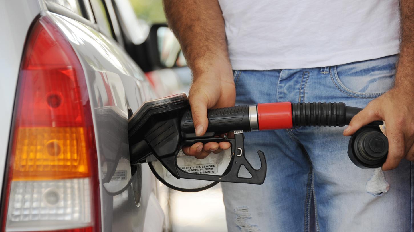 Um Kunden an sich zu binden, bietet der Tankstellenbetreiber  Shell ab Mittwoch eine Preisgarantie an.