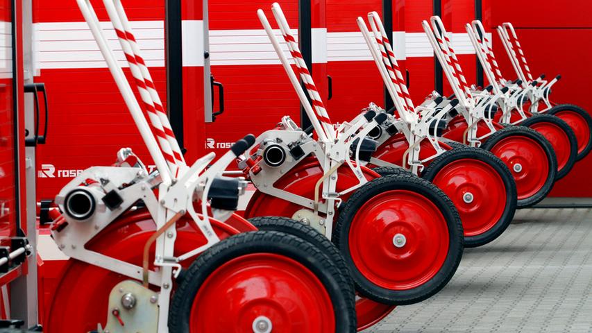 Schmuckstück für die Feuerwehr: Neue Fahrzeuge eingeweiht