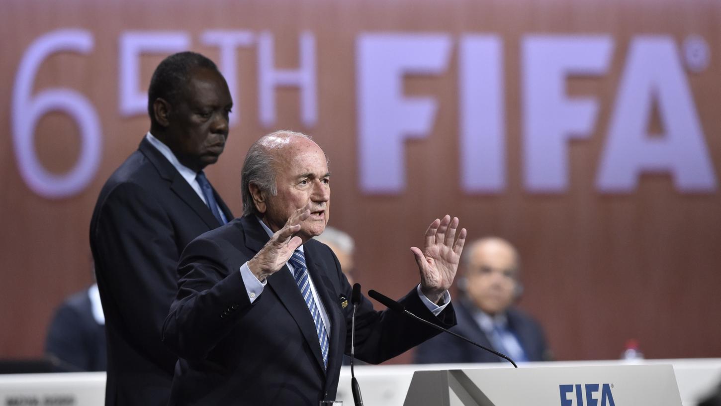 Schaler Sieg im Schattenreich: Blatter bleibt FIFA-Präsident 