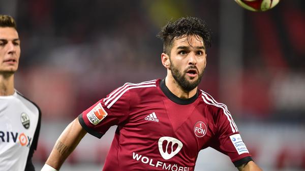 Sein Engagement beim Club startete vielversprechend. Dass der auf Leihbasis von Benfica Lissabon gekommene Daniel Candeias bereits Champions-League-Luft schnupperte, bewies der Portugiese bereits in seinem ersten Spiel für den Club. Ein Tor und eine Vorlage verbuchte der damals 26-Jährige in seinem ersten Spiel im rot-schwarzen-Trikot - und war damit maßgeblich am 4:0-Kantersieg bei Union Berlin im Spätsommer 2014 beteiligt. Danach trat Candeias nicht mehr häufig in Erscheinung. Nach einer enttäuschenden Spielzeit, in der Candeias in 16 Spielen gerade einmal zwei Tore schoss und eines auflegte, löste der Club den Leihvertrag mit dem Rechtsaußen vorzeitig auf. Heute geht der 33-Jährige in der türkischen Liga für Alanyaspor auf Torejagd.