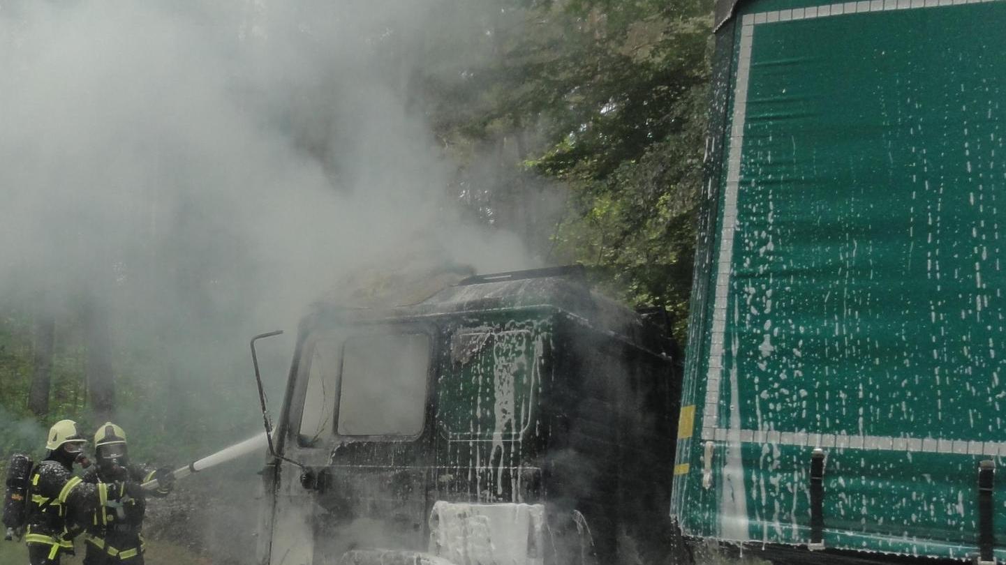 Hilpoltstein: Fahrerhaus brannte komplett aus