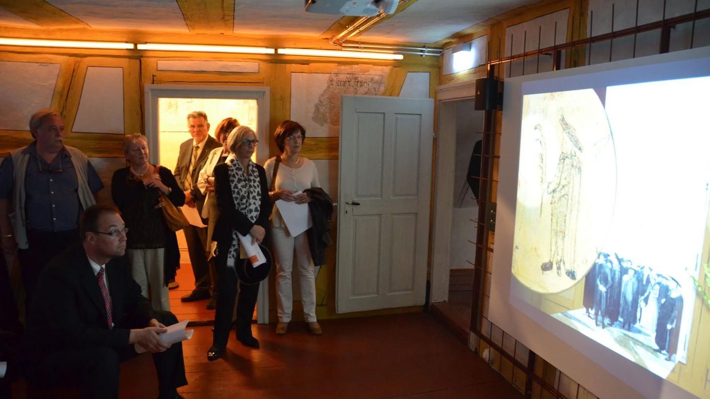 Im neuen Jüdischen Museum erläutern zwei anschauliche Animationsfilme die Geschichte des 1795 vom jüdischen Kaufmann Moses Löw Koppel umgebauten Hauses in der heutigen Synagogengasse 10. Das Museum ist immer sonntags von 12 bis 17 Uhr geöffnet. Zum ersten Mal am 7. Juni 2015.g.