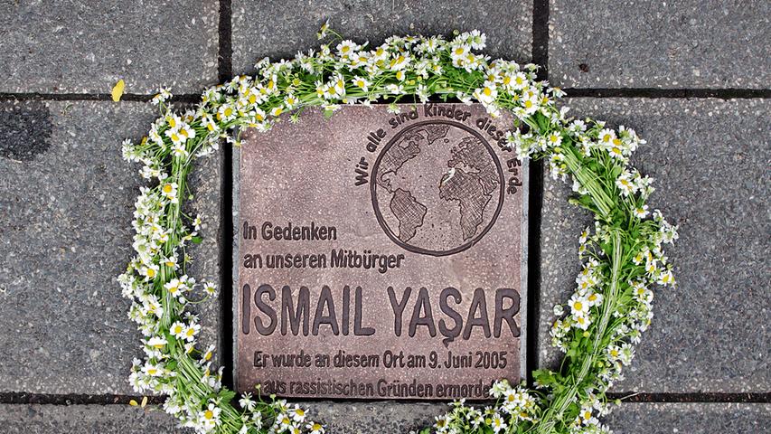 Gedenkplatte zur Erinnerung an NSU-Opfer Ismail Yasar eingeweiht
