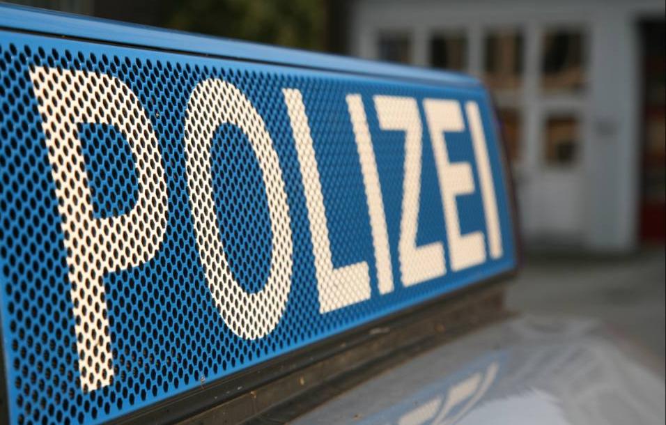 Dietfurt: Polizei durchsucht einen Bauernhof