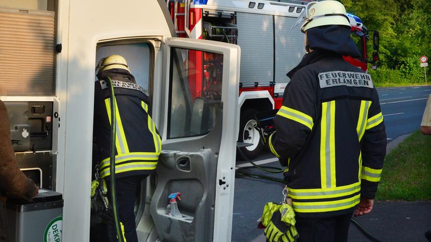 Erlangen: Wohnmobil gerät auf Straße St. Johann in Brand