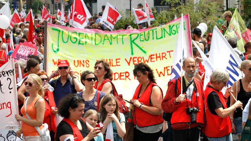 Für mehr Lohn: Erzieher demonstrieren in Nürnberg