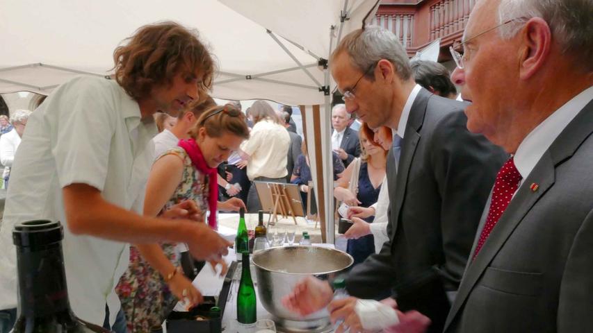 Neben dem Musik- kam auch der der Weingenuss nicht zu kurz. Dieser Traubensaft kommt aus Markt Nordheim, das am 2. August zu einem der Höhepunkte des Fränkischen Sommers einlädt.