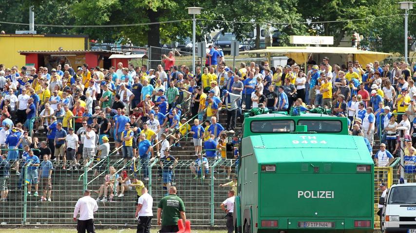 Fans von Lok Leipzig randalieren in Erfurt: Spielabbruch