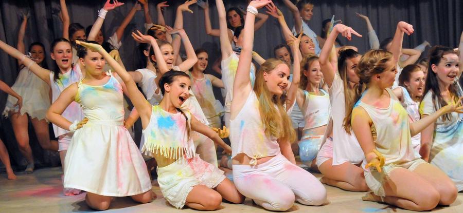 Rednitzhembach: „Glück ist ...“ Ballett mit 30 jungen Tänzerinnen