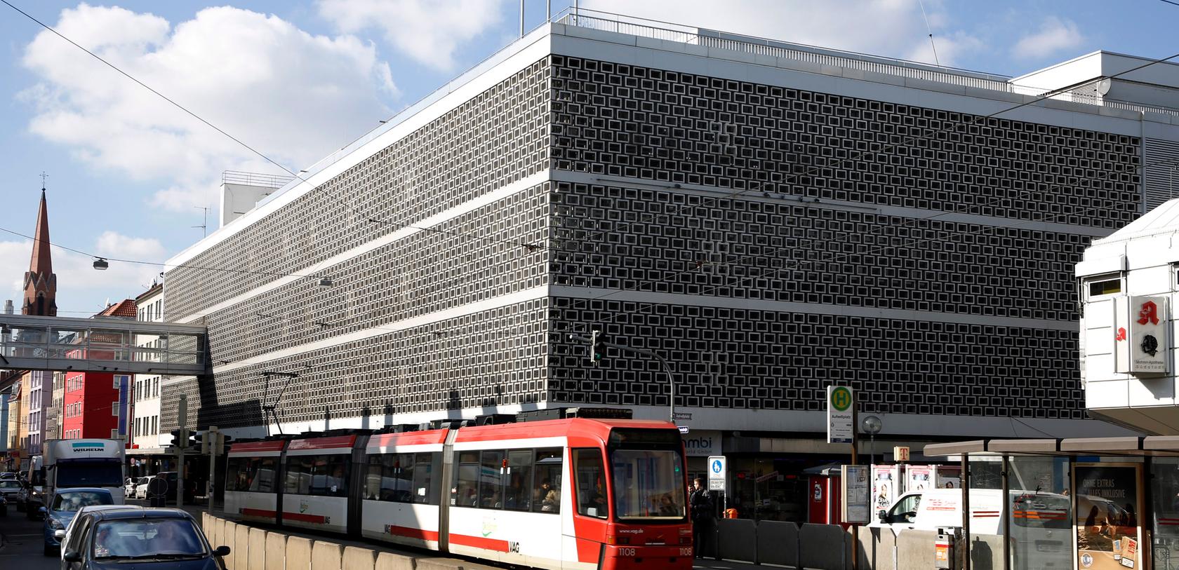 Metro behält ehemaliges Kaufhof-Gebäude am Aufseßplatz