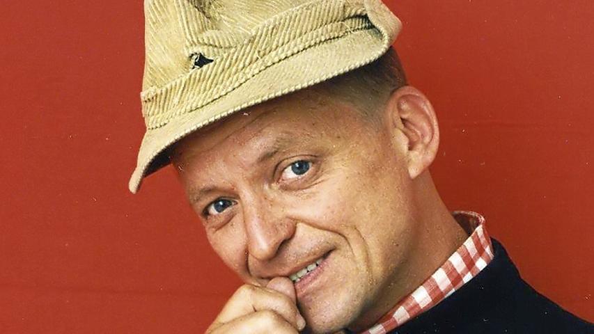 Bekanntheit erlangte der am 16. Februar 1960 in Würzburg geborene Frank-Markus Barwasser durch den von ihm erfundenen und gespielten Charakter des Erwin Pelzig - ein verschrobenes fränkisches Original. 1993 präsentierte Barwasser die Figur zum ersten Mal auf der Bühne, zur Zeit ist er im ZDF als Gegenpart zu Urban Priol in der Polit-Satire "Neues aus der Anstalt" und als Gastgeber der neuen Talkshow "Pelzig hält sich" zu sehen.