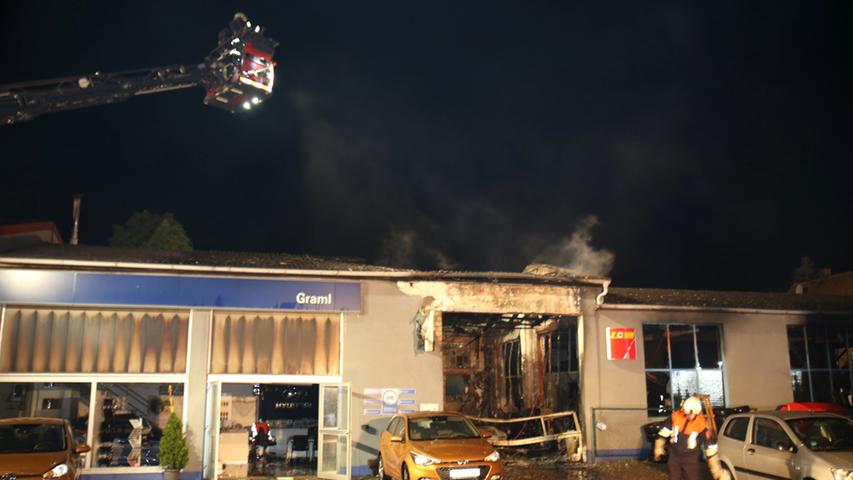 Brand verursacht hohen Schaden in einer Autowerkstatt