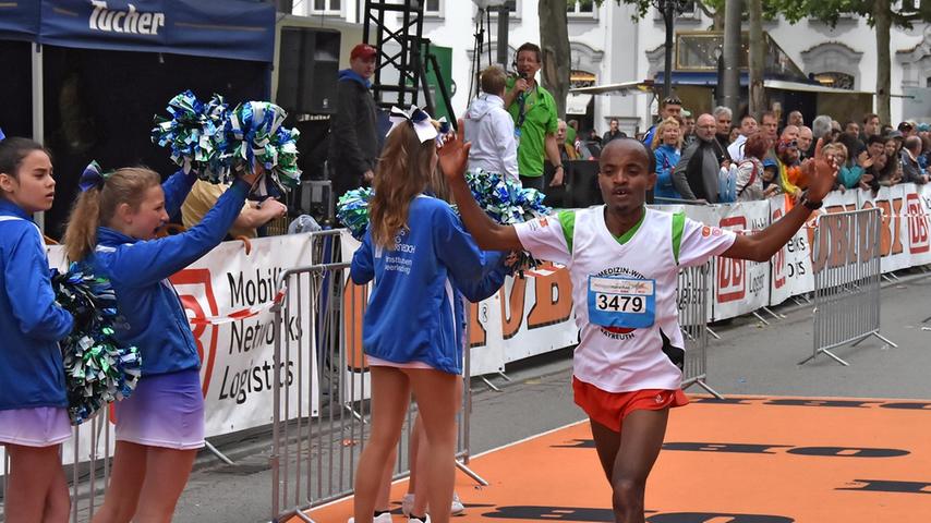 Getachew Endisu siegte über die Halbmarathon-Distanz in einer Stunde und acht Minuten. Der Äthiopier gewann 2014 auch den 
 Fränkische-Schweiz-Marathon.