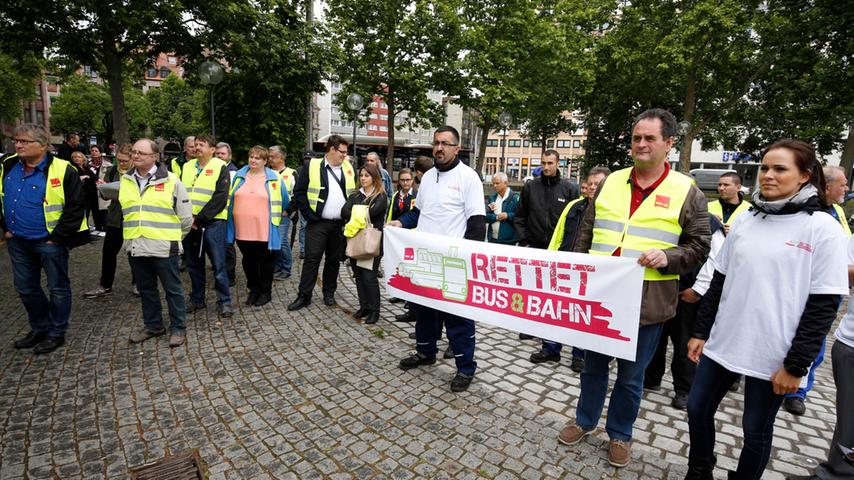 "Rettet Bus und Bahn": Nürnberger Demo für ÖPNV-Erhalt