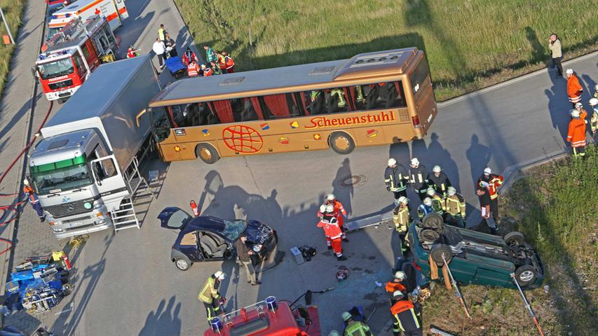 Crashs, Feuer, Verletzte: Feuerwehr übt in Forchheim den Ernstfall