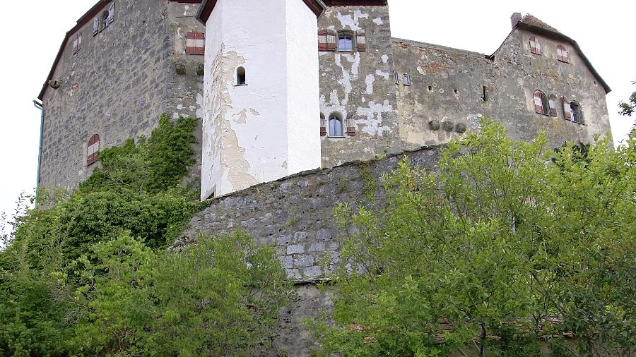 Burg steht zum Verkauf