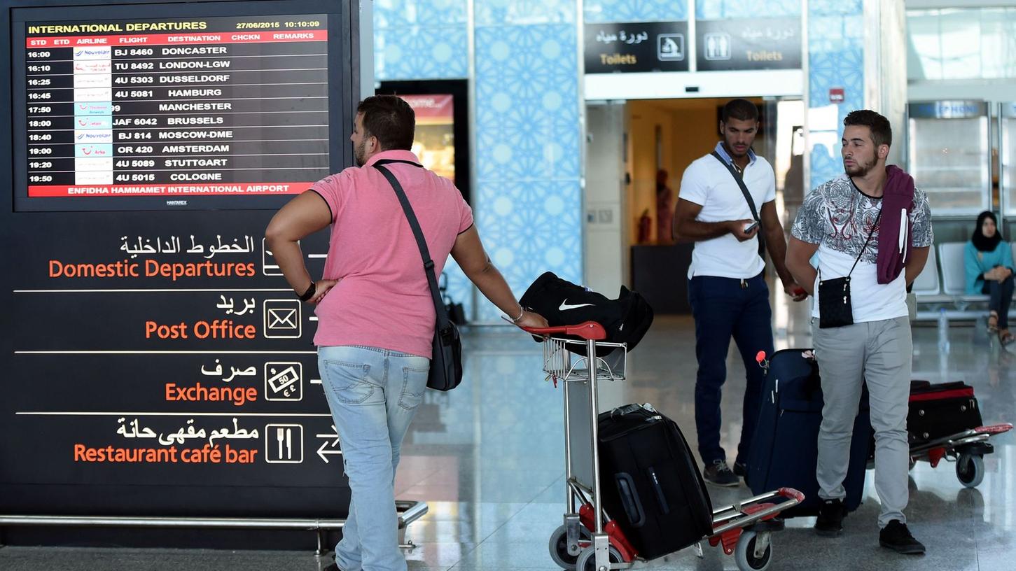 Viele Tunesien-Touristen verlassen nach dem Terroranschlag das Land.