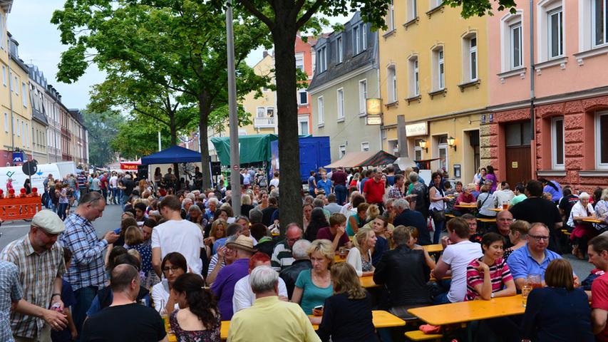Live-Musik, Bier, Trödeln: Das Zollhausfest in Erlangen