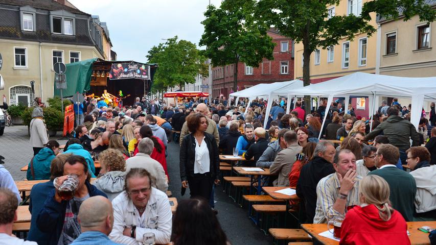 Live-Musik, Bier, Trödeln: Das Zollhausfest in Erlangen