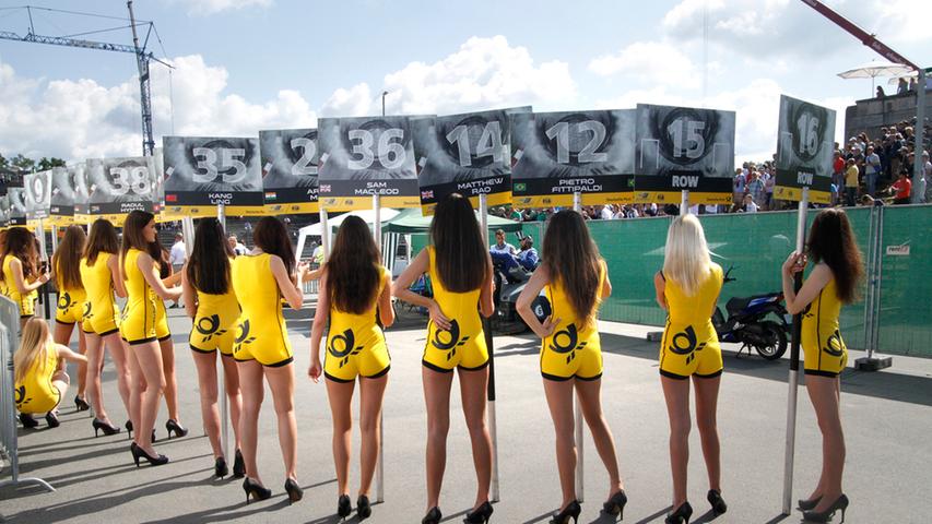 Ganz in Gelb: Das sind die Grid Girls am Norisring 2015