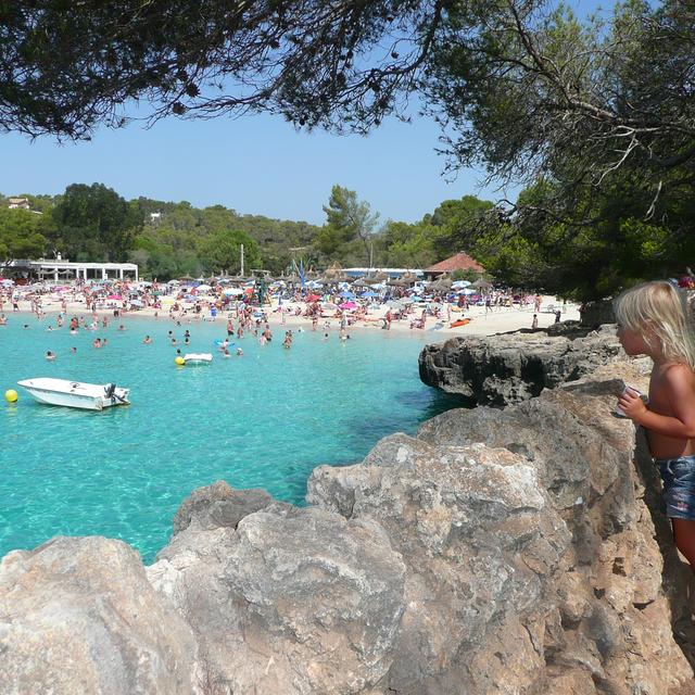 Die Cala Mondrago ist auch einer der wenigen verbliebenen Naturstrände Mallorcas. Die Cala Mondrago ist auch einer der wenigen verbliebenen Naturstrände Mallorcas.