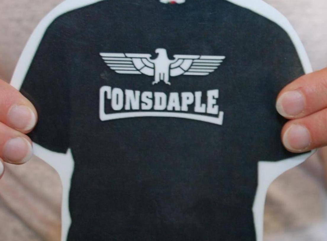 Die Marke „Consdaple“ ist von und für Neonazis, weil darin die Buchstaben NSDAP stecken.