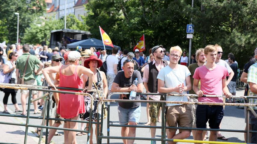 Demo gegen neurechte Messe bei Burschenschaft in Erlangen