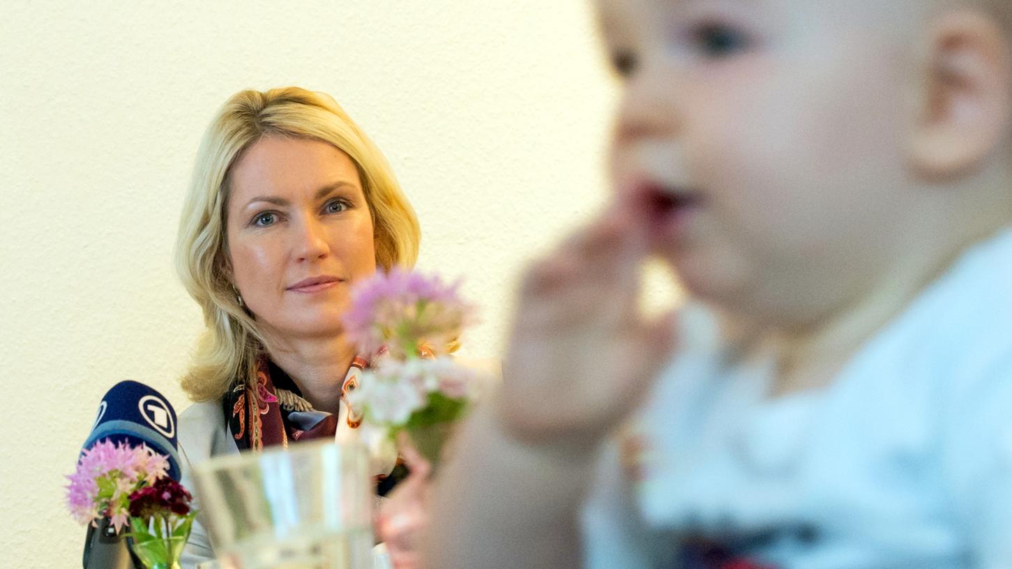Für ein Förderprogramm zur Kinderbetreuung will Bundesfamilienministerin Manuela Schwesig (SPD) in den Jahren 2016 bis 2018 bis zu 100 Millionen Euro bereitstellen.