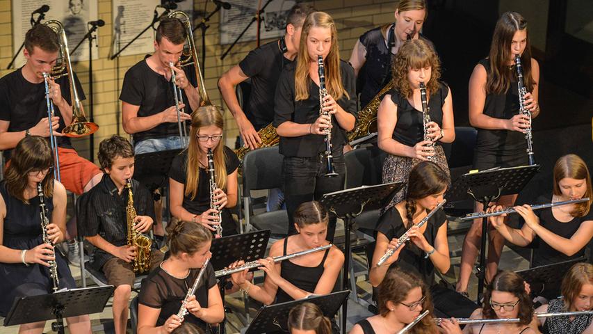 Chor, Solisten und Big Band: Schulkonzert des Gymnasiums Hilpoltstein
