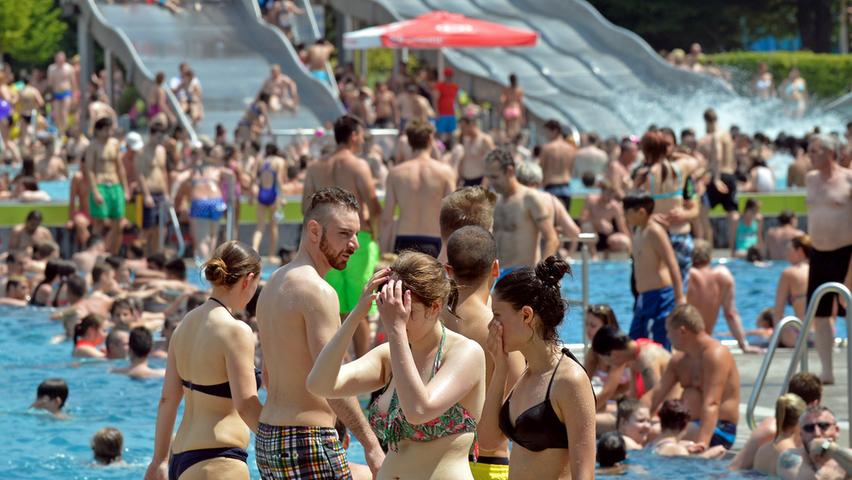 Große Hitze sorgt für Massenandrang im Westbad