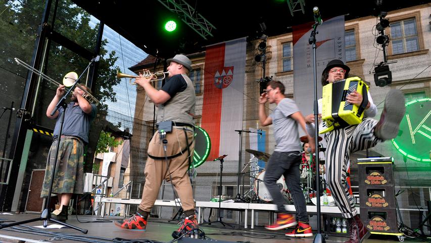 Volksmusik und Gangster Rap: Kellerkommando beim Tag der Franken