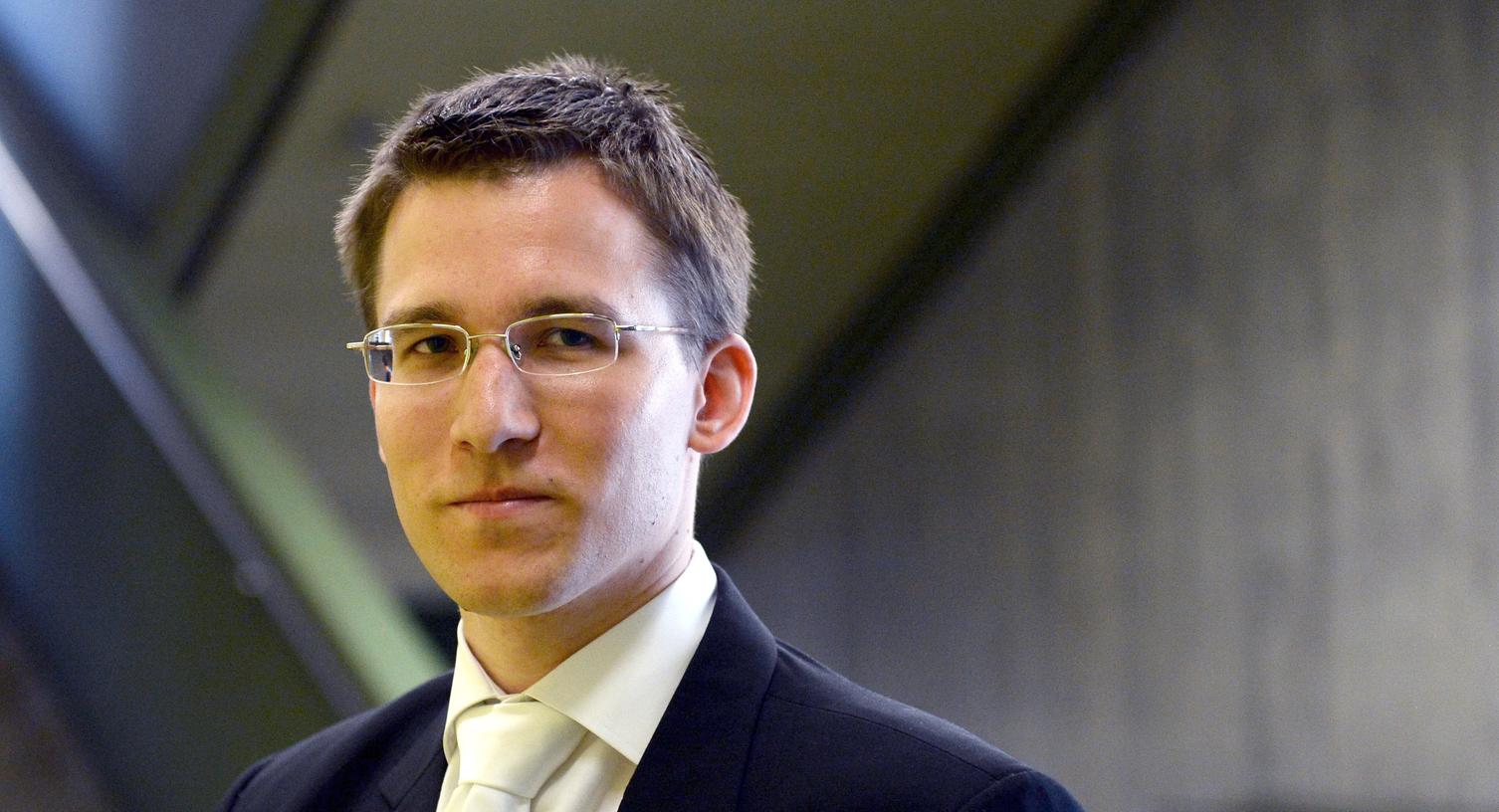 Der neue Anwalt von Beate Zschäpe, Mathias Grasel, hat am Dienstag eine Unterbrechung des Münchner NSU-Prozesses erreicht.
