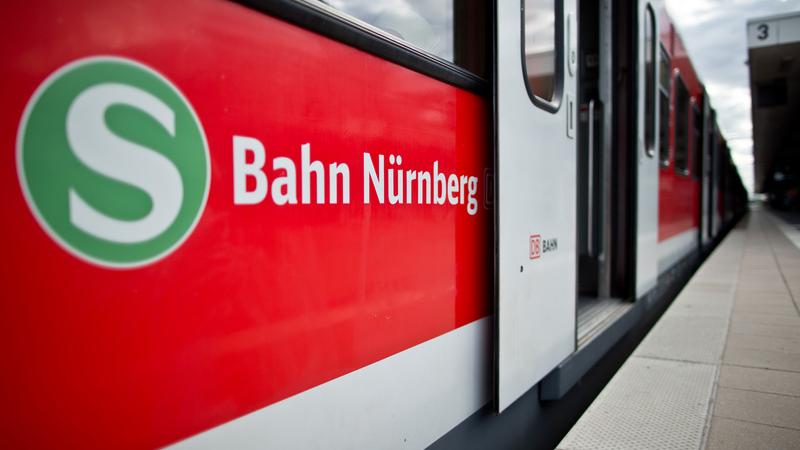 Die Karten bei der Vergabe der Nürnberger S-Bahn werden neu gemischt - die Briten von National Express sind zumindest vorerst aber raus.